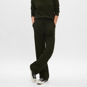 NWT GAP CashSoft Sweater Pants - Mistletoe Green - XS